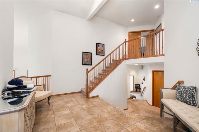 3406 W 42nd Ave, Kennewick, WA 99337