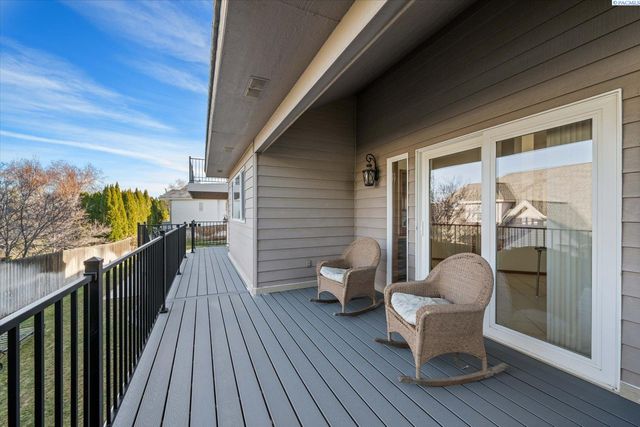 3406 W 42nd Ave, Kennewick, WA 99337