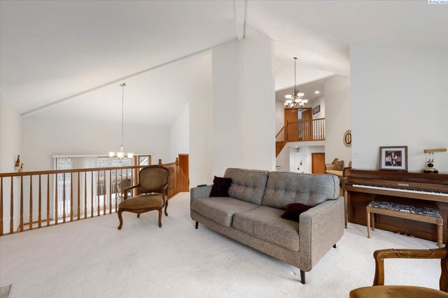 3406 W 42nd Ave, Kennewick, WA 99337