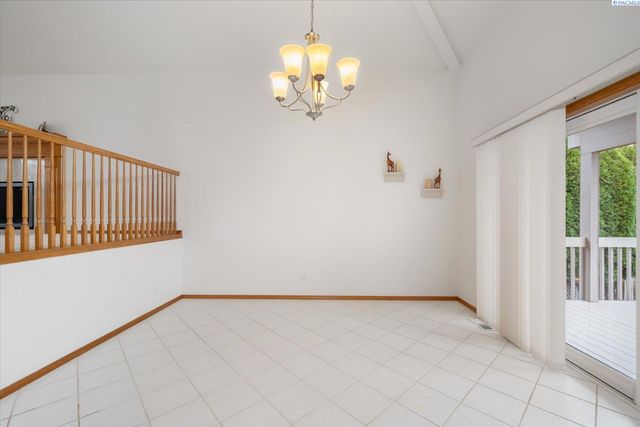 3406 W 42nd Ave, Kennewick, WA 99337