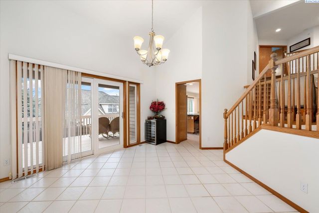 3406 W 42nd Ave, Kennewick, WA 99337