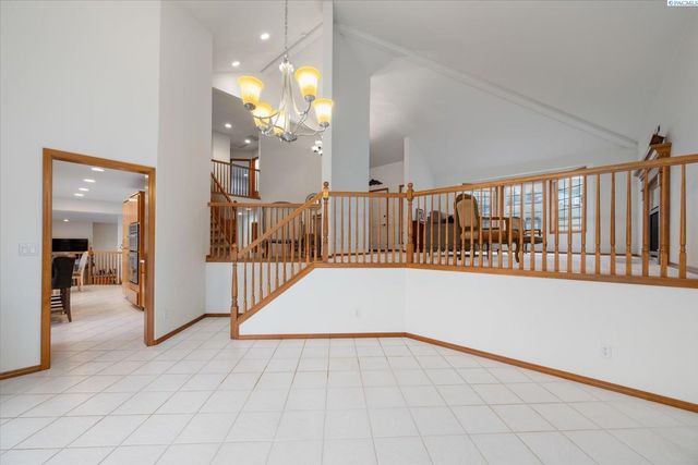 3406 W 42nd Ave, Kennewick, WA 99337