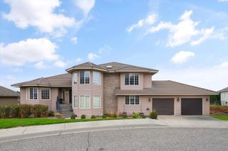 3406 W 42nd Ave, Kennewick, WA 99337