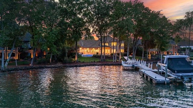 215 Milford Circle, Mooresville, NC 28117
