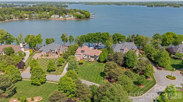 215 Milford Circle, Mooresville, NC 28117