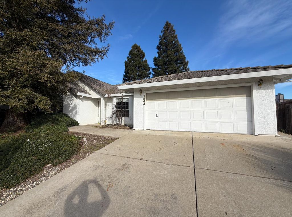 1544 Portola Valley Rd, Yuba City, CA 95993