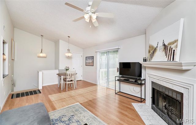9045 N Swan Circle, Brentwood, MO 63144