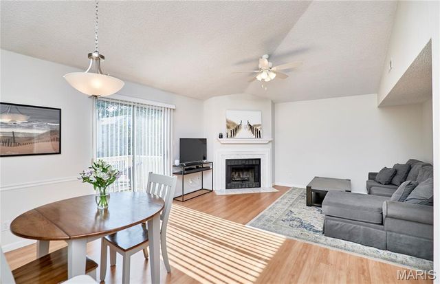 9045 N Swan Circle, Brentwood, MO 63144
