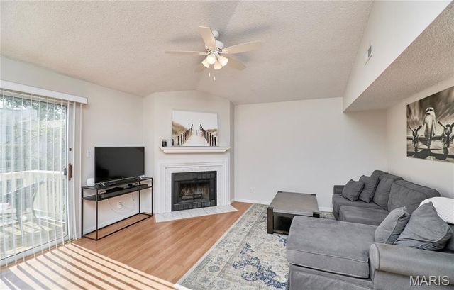 9045 N Swan Circle, Brentwood, MO 63144