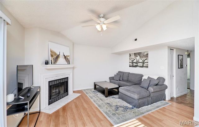 9045 N Swan Circle, Brentwood, MO 63144