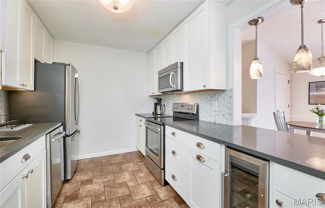 9045 N Swan Circle, Brentwood, MO 63144