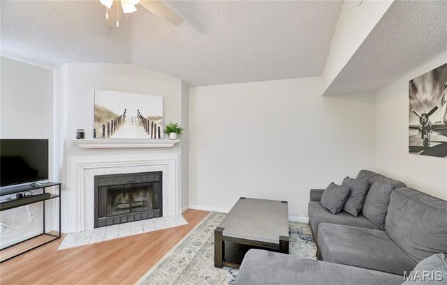 9045 N Swan Circle, Brentwood, MO 63144