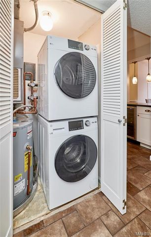 9045 N Swan Circle, Brentwood, MO 63144