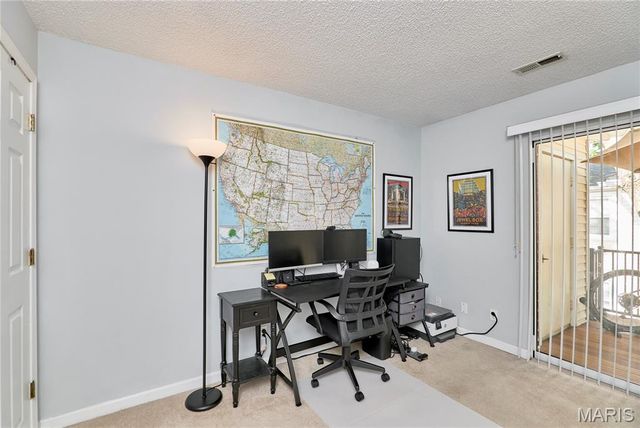 9045 N Swan Circle, Brentwood, MO 63144