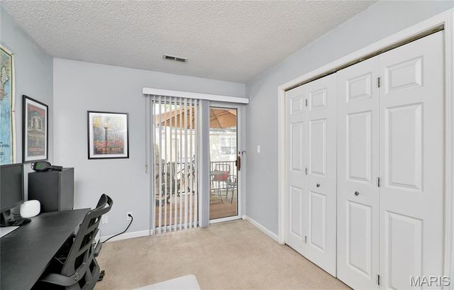 9045 N Swan Circle, Brentwood, MO 63144