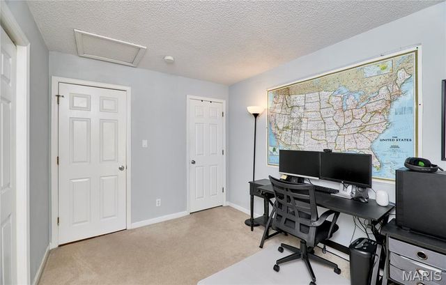 9045 N Swan Circle, Brentwood, MO 63144