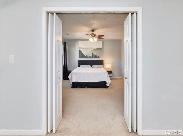 9045 N Swan Circle, Brentwood, MO 63144