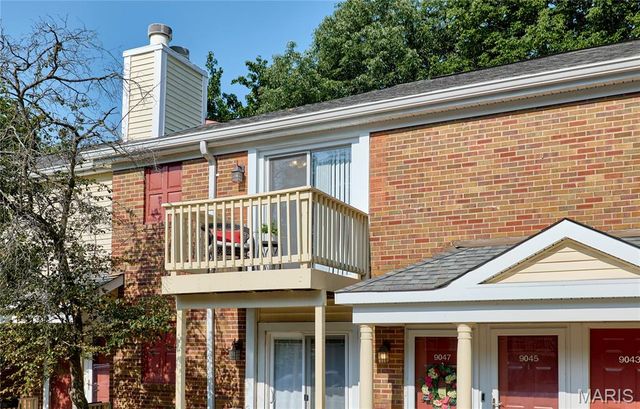 9045 N Swan Circle, Brentwood, MO 63144