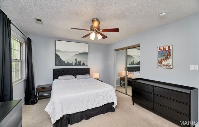 9045 N Swan Circle, Brentwood, MO 63144
