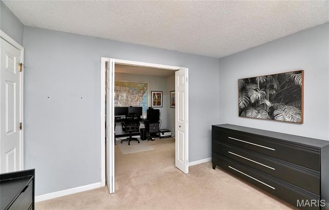 9045 N Swan Circle, Brentwood, MO 63144