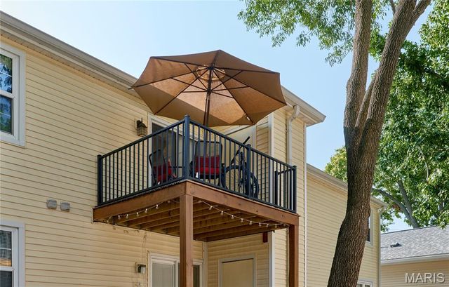 9045 N Swan Circle, Brentwood, MO 63144