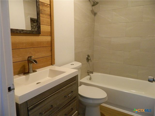 426 Aguila Street, Seguin, TX 78155