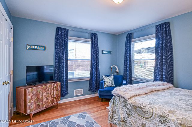 1723 Deer Park Ave, Louisville, KY 40205