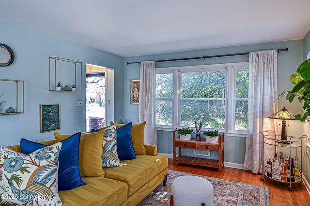 1723 Deer Park Ave, Louisville, KY 40205