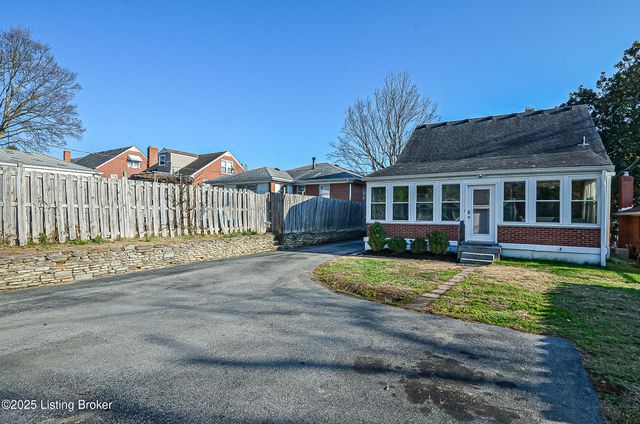 1723 Deer Park Ave, Louisville, KY 40205