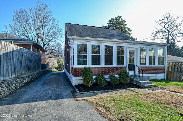 1723 Deer Park Ave, Louisville, KY 40205