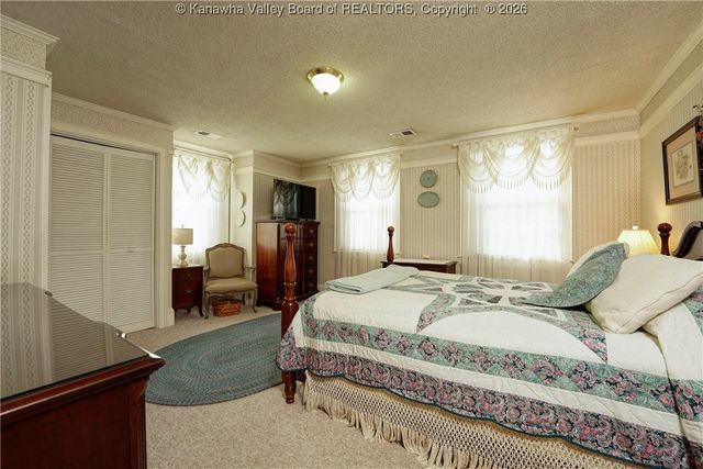 2612 Kanawha Terrace, St Albans, WV 25177