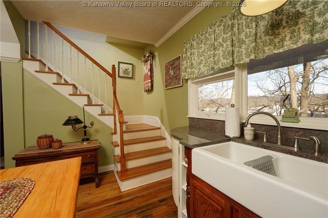 2612 Kanawha Terrace, St Albans, WV 25177