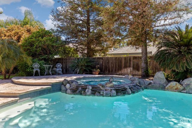 10415 Camino Media, Bakersfield, CA 93311