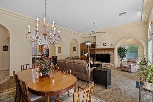 10415 Camino Media, Bakersfield, CA 93311