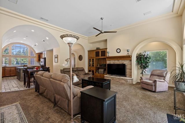 10415 Camino Media, Bakersfield, CA 93311