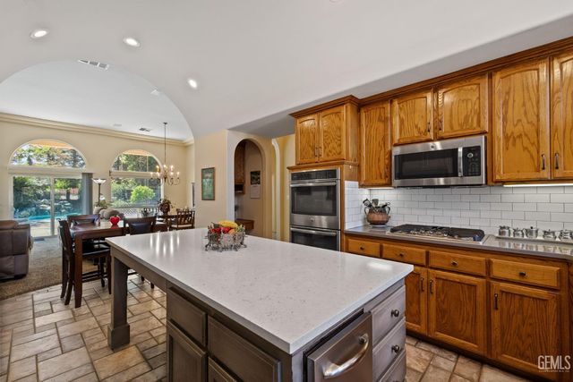 10415 Camino Media, Bakersfield, CA 93311