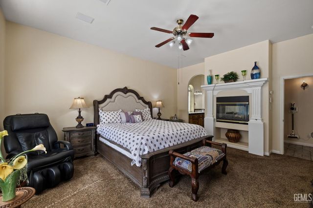 10415 Camino Media, Bakersfield, CA 93311