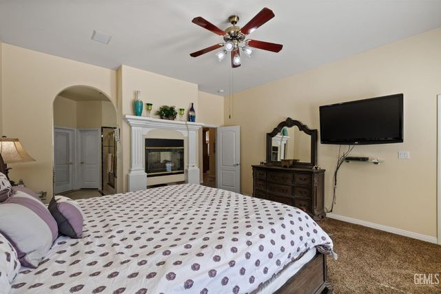 10415 Camino Media, Bakersfield, CA 93311