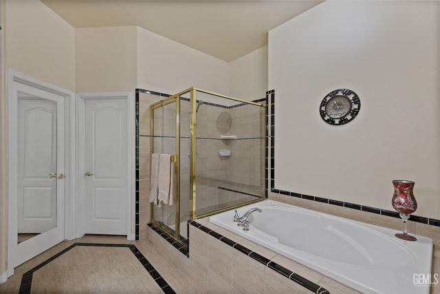 10415 Camino Media, Bakersfield, CA 93311