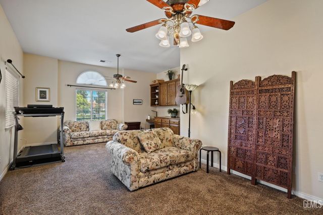 10415 Camino Media, Bakersfield, CA 93311