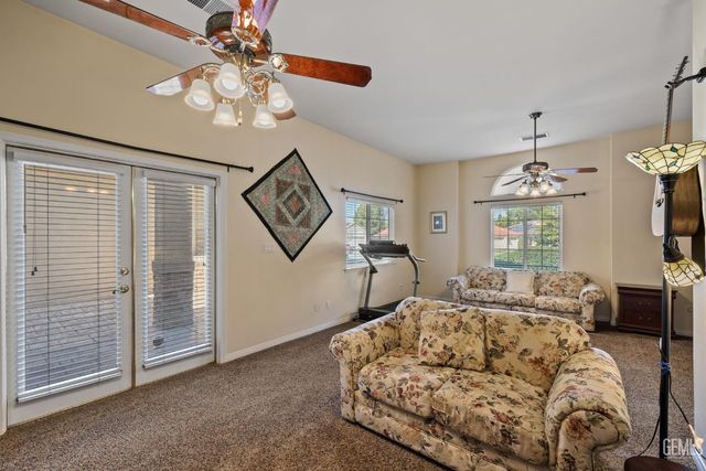 10415 Camino Media, Bakersfield, CA 93311