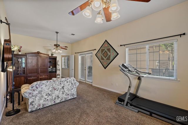 10415 Camino Media, Bakersfield, CA 93311