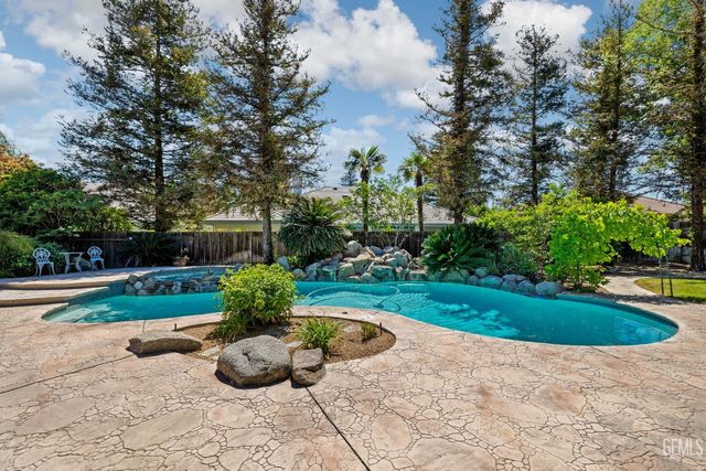 10415 Camino Media, Bakersfield, CA 93311