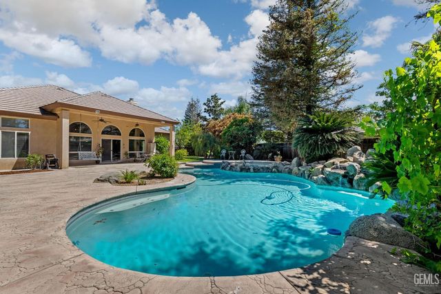 10415 Camino Media, Bakersfield, CA 93311