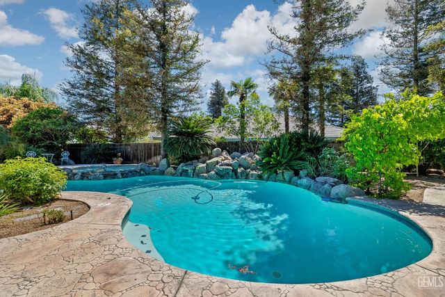 10415 Camino Media, Bakersfield, CA 93311