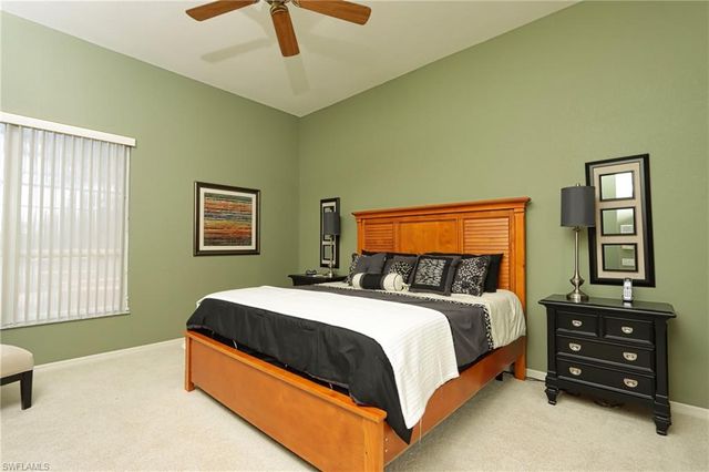 5901 Ashford LN, Naples, FL 34110