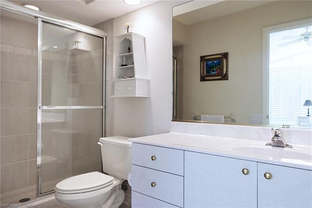 5901 Ashford LN, Naples, FL 34110