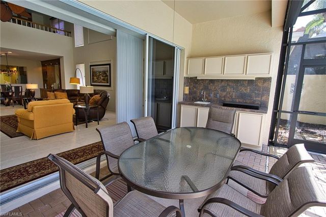 5901 Ashford LN, Naples, FL 34110