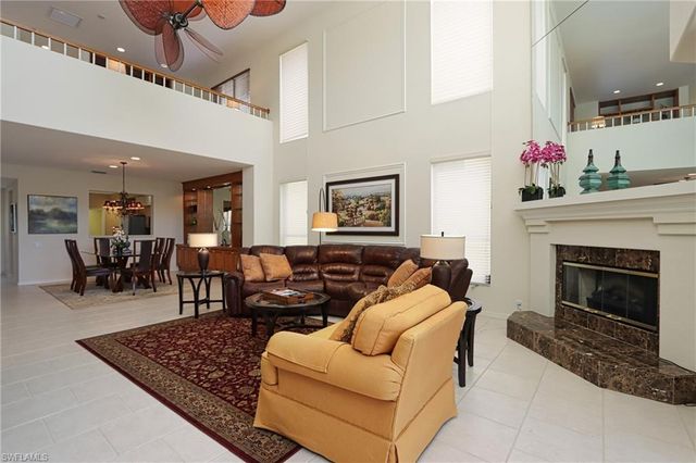 5901 Ashford LN, Naples, FL 34110
