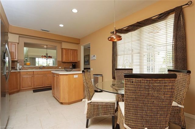 5901 Ashford LN, Naples, FL 34110
